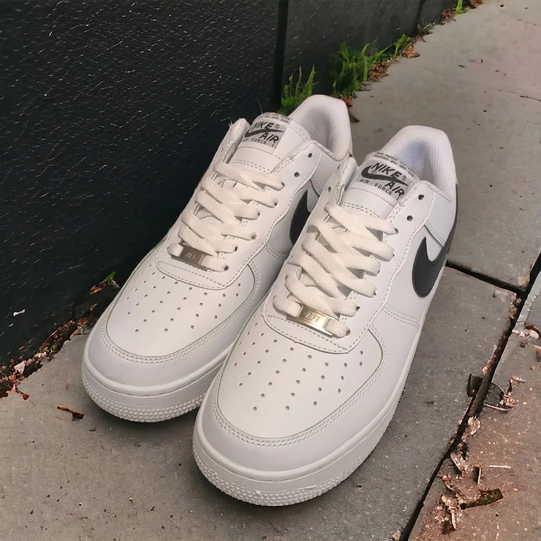 ПОДАРУНОК! Кросівки Nike Air force 1 low classic white black (білі)