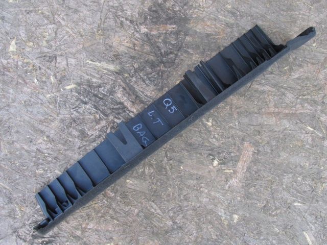 audi q5 i 8r osłona listwa bagażnika lewa 8r0861827