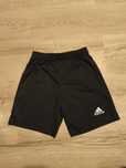 Krótkie spodenki Adidas na w-f 140 cm