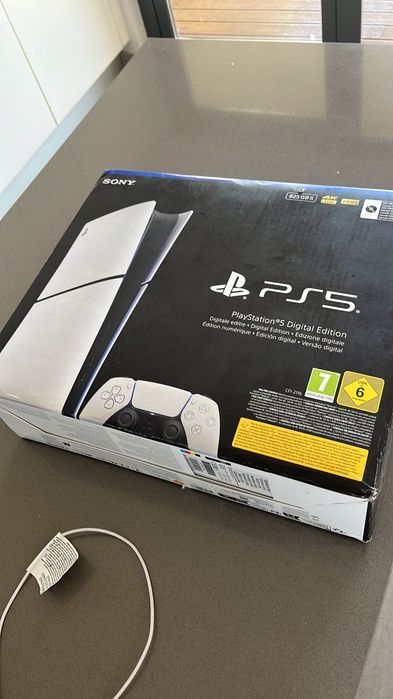 Consola PlayStation®5 - Slim Digital - 825GB 2025