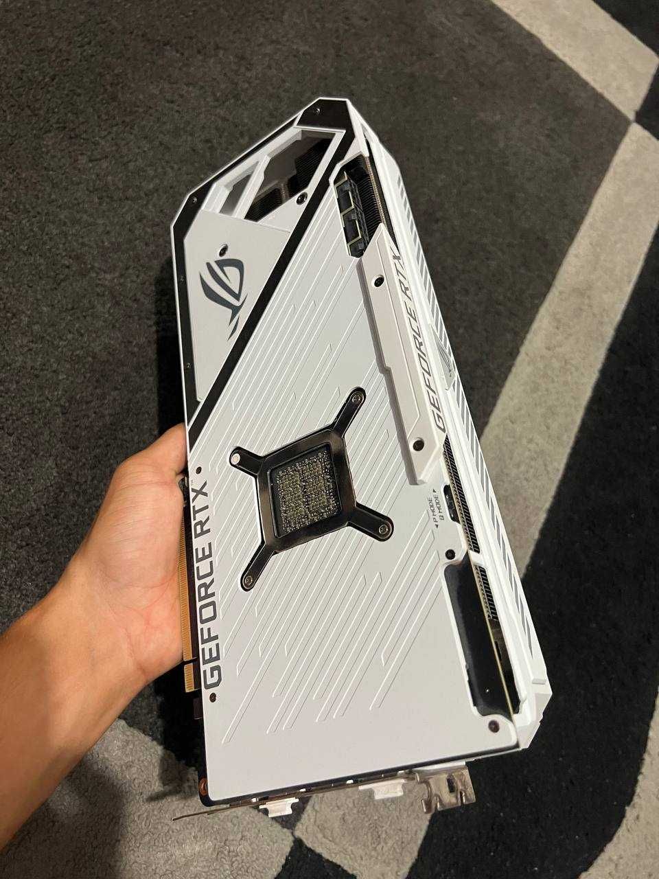 Відеокарта Asus GeForce RTX 3080 ROG Strix OC White 10GB GDDR6X 320bit