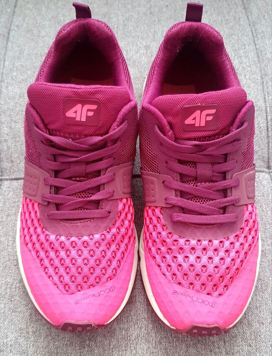 4F buty do biegania damskie MoonRunner różowe r. 36
4F buty do biegani