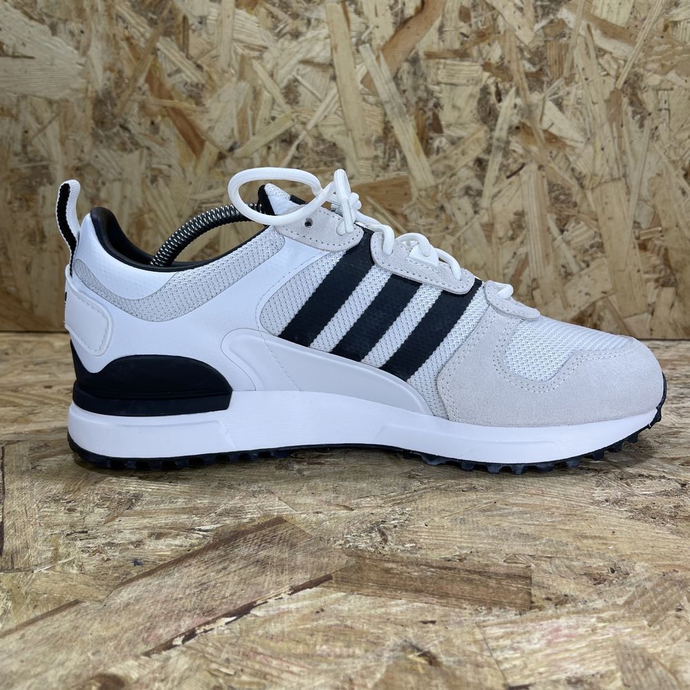 Чоловічі кросівки Adidas Zx 700 Hd FY1103 44