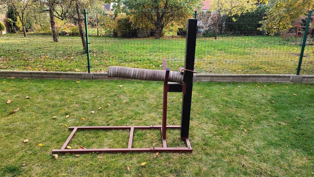 Stojak, koziołek do cięcia drewna w pojedynkę przez jedną osobę.