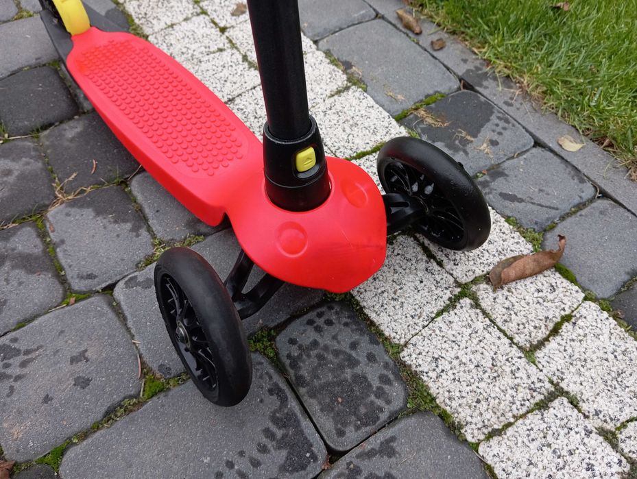 Hulajnoga oxelo 3-kołowa czerwona. Dla dziecka