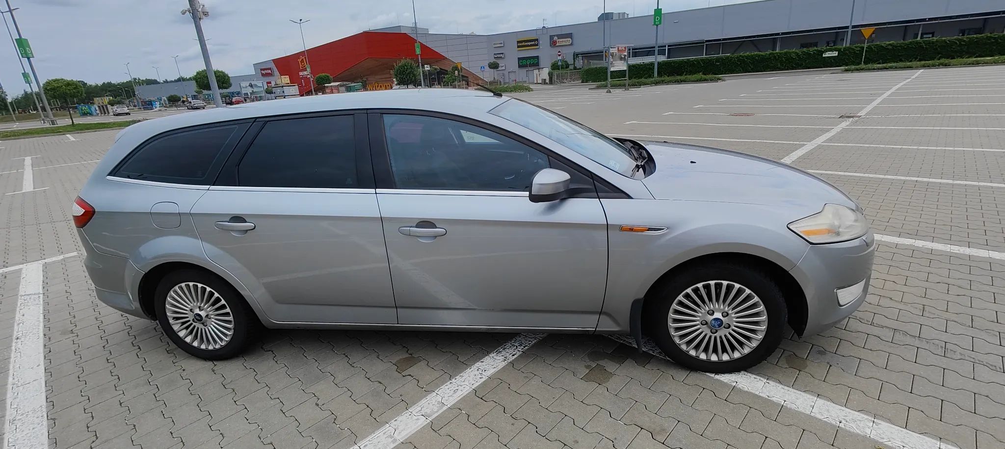 Ford Mondeo Ford Mondeo MK IV 2.5T kombi 220 km w wersji Titanium