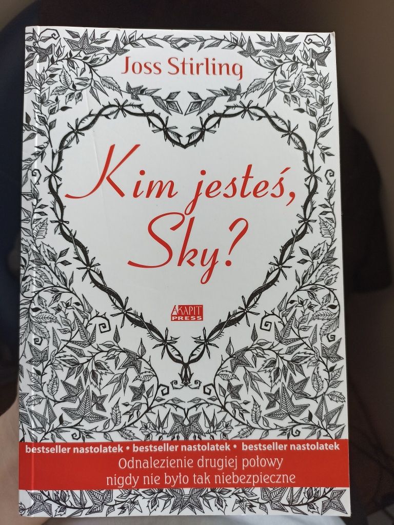 Kim jesteś Sky, Joss Stirling