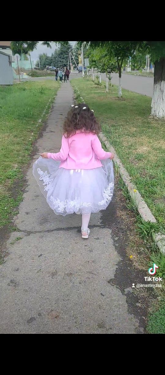Сукня на випускний садочок