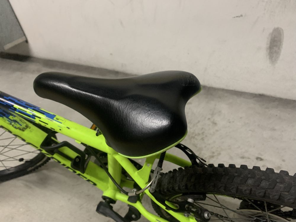 Bicicleta roda 20 com luzes e campainha