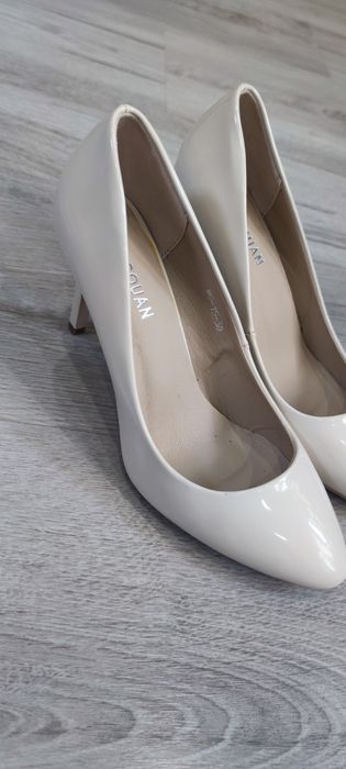 Туфли женские бежевые