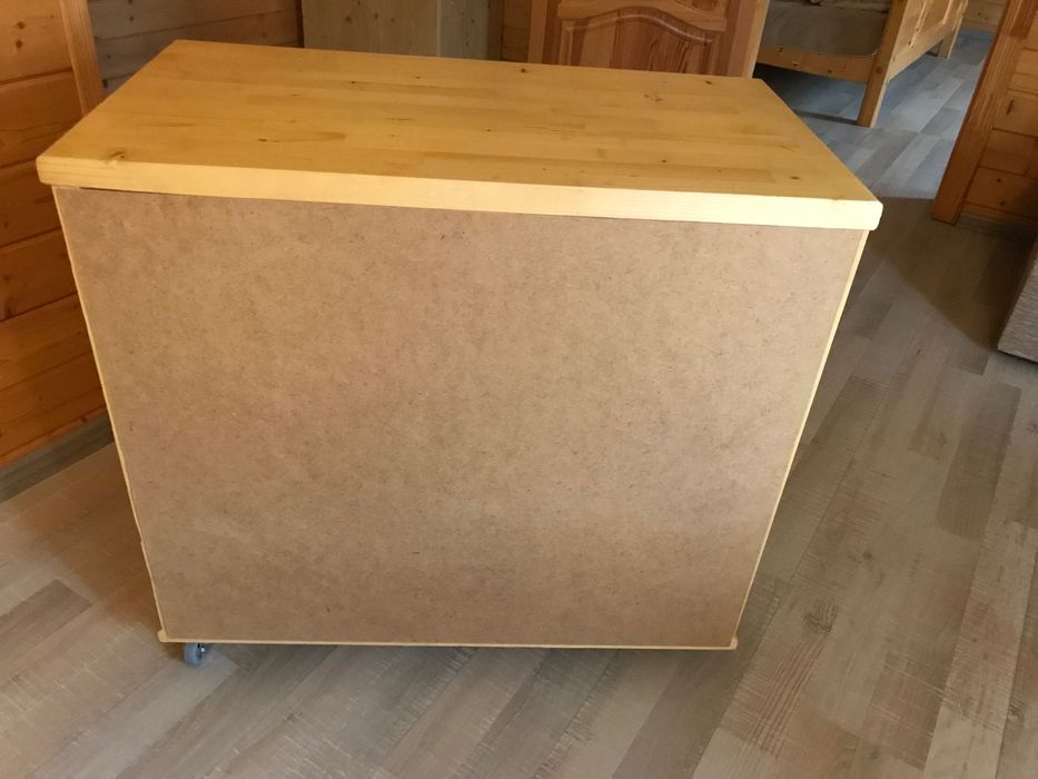 Комод з натурального дерева