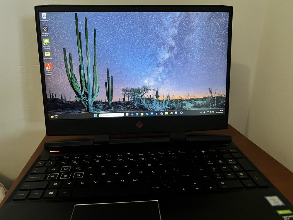 HP Omen I7-9750 .