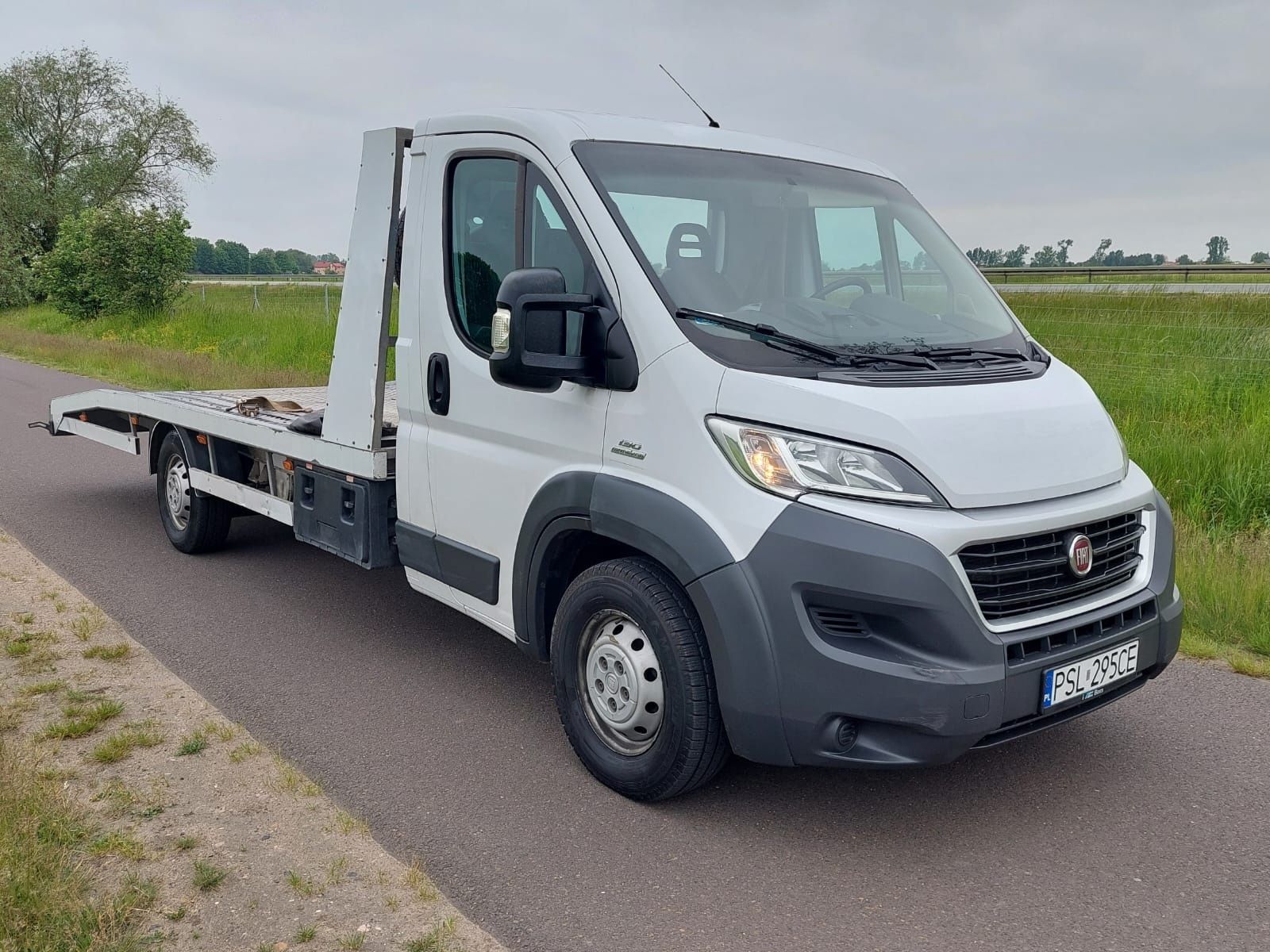 Najazd Auto pomoc drogowa Fiat Ducato 15r 2.3 Zarejstrowany Autolaweta