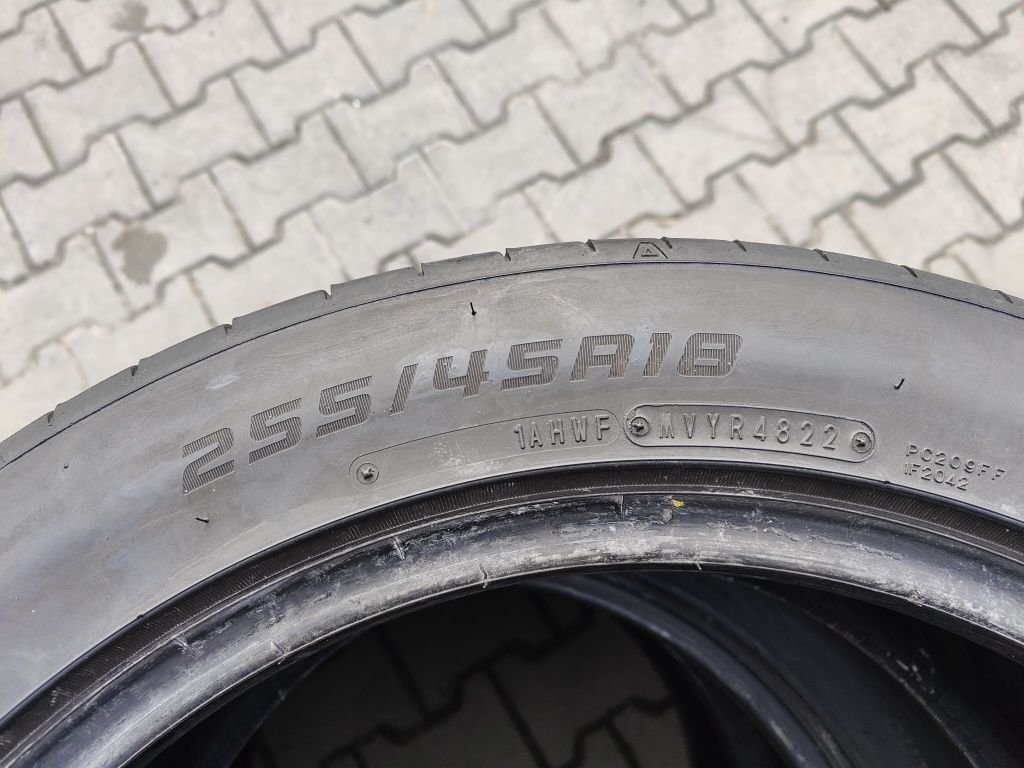 255/45/18 Falken Azenis FK 520