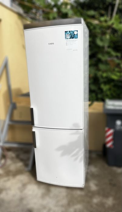 Frigorífico AEG - NÃO FUNCIONA (para peças ou reparação)