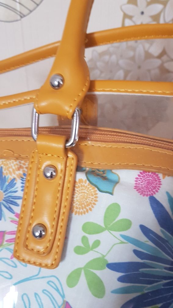 Śliczna pakowna miejska torba w kwiaty Collection Paris
