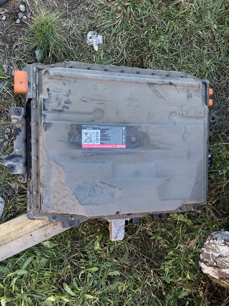 Батарея нижня Форд Фокус мк3 CM58 10B759 BF 23kWt