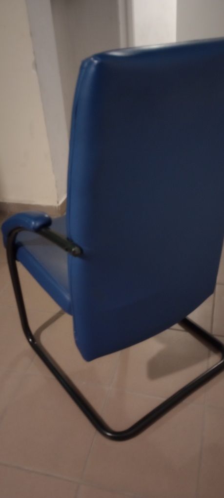 Krzesła.  4 sztuki.