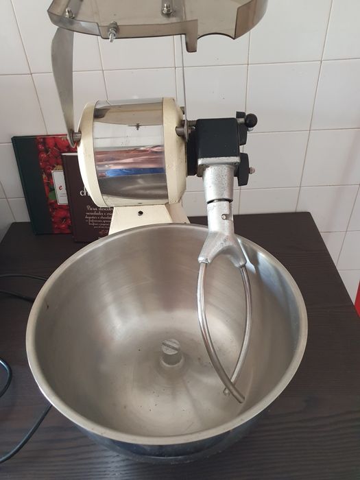 Misturadora de Massas Profissional SANTOS Nº18 – 10L – 220V