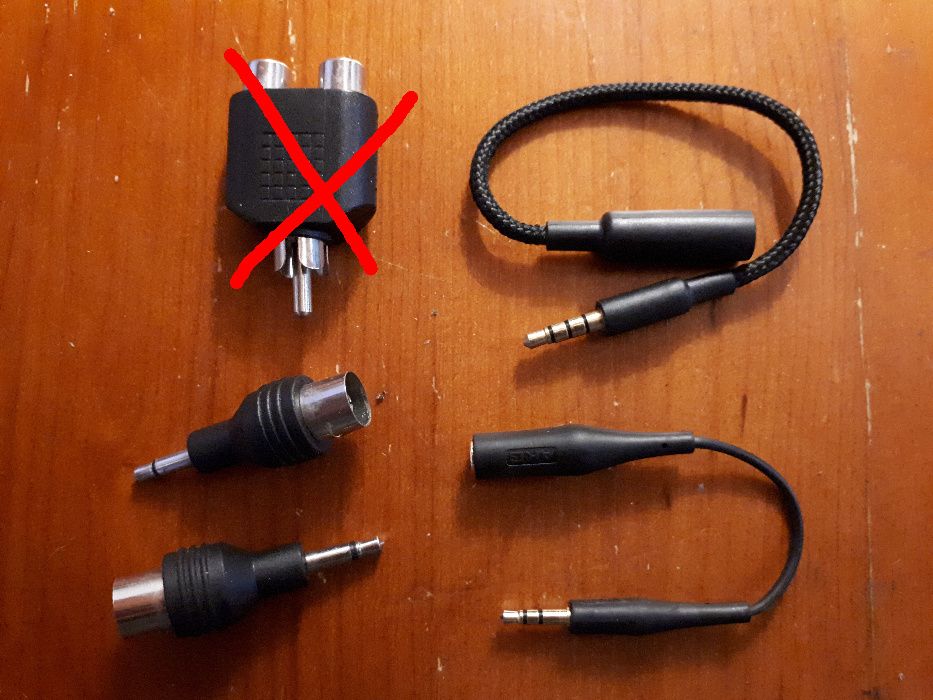 Lote de cabos e adaptadores audio, video, etc. (34 peças)
