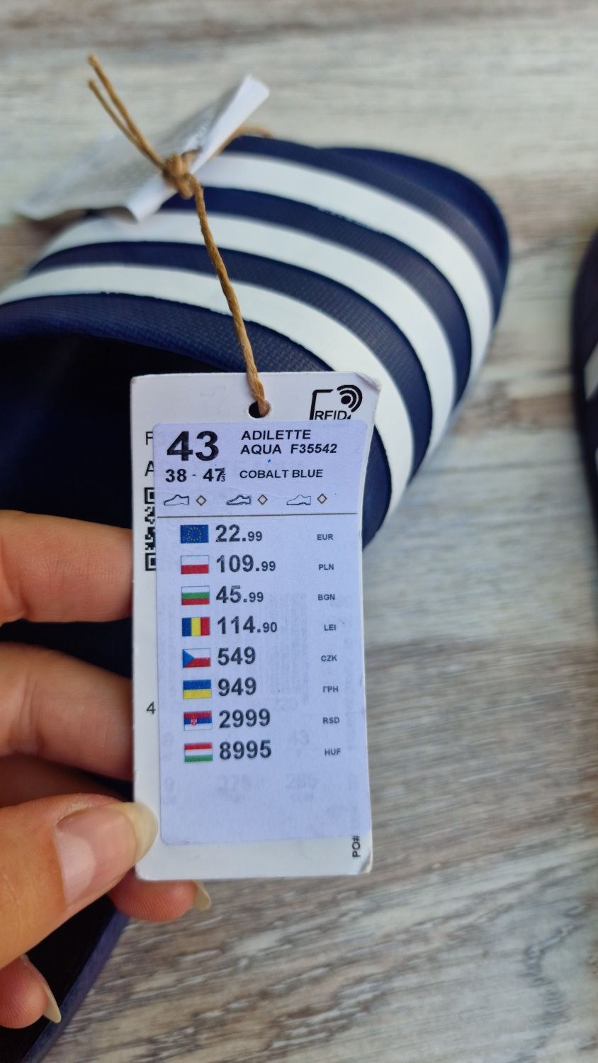 Adidas тапки   розмір 43