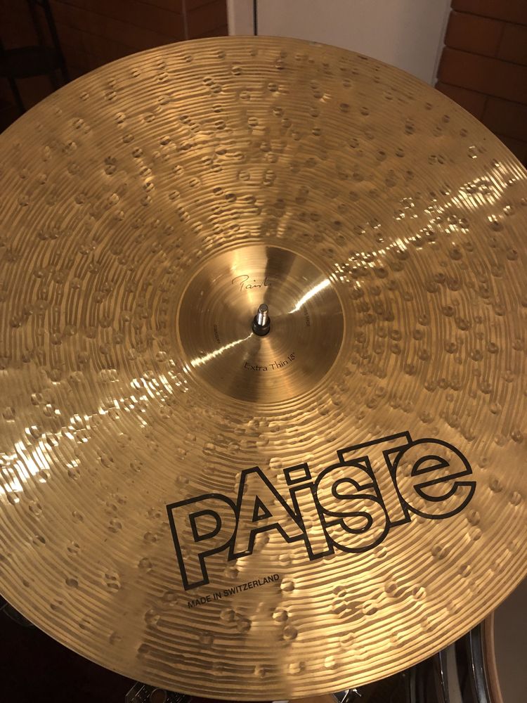 Paiste Signature Traditional Extra Thin Crash - 16” e 18”