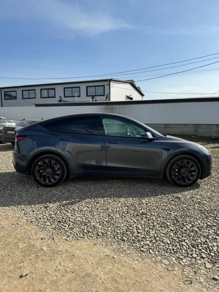 Розборка Tesla Model Y PMNG в Чернівцях. Найбільший склад запчастин