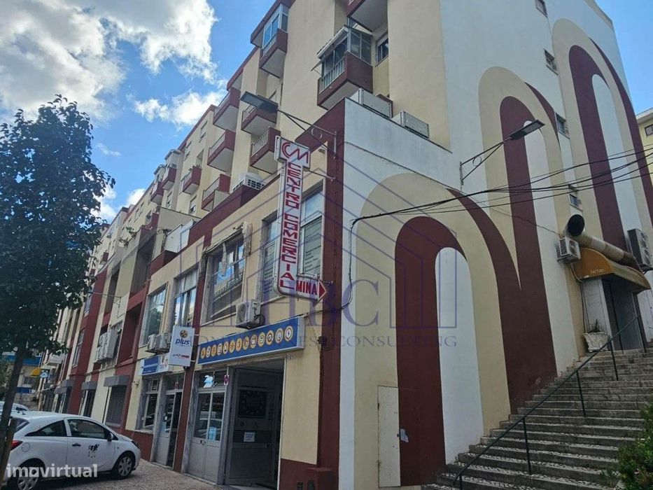 Loja para venda no Centro Comercial Mina em Vila Franca de Xira
