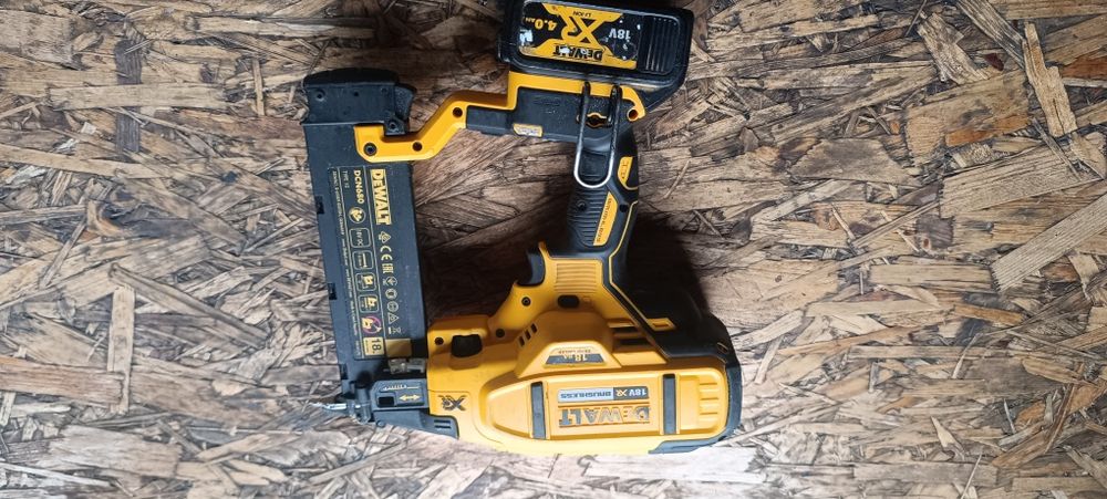 Gwoździarka DeWalt dcn 680 Aku 4 ah