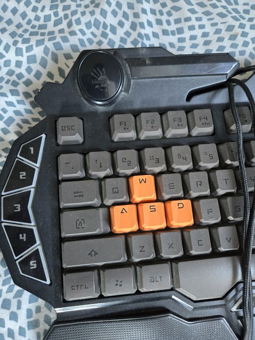 Zestaw gamingowy klawiatura z myszka