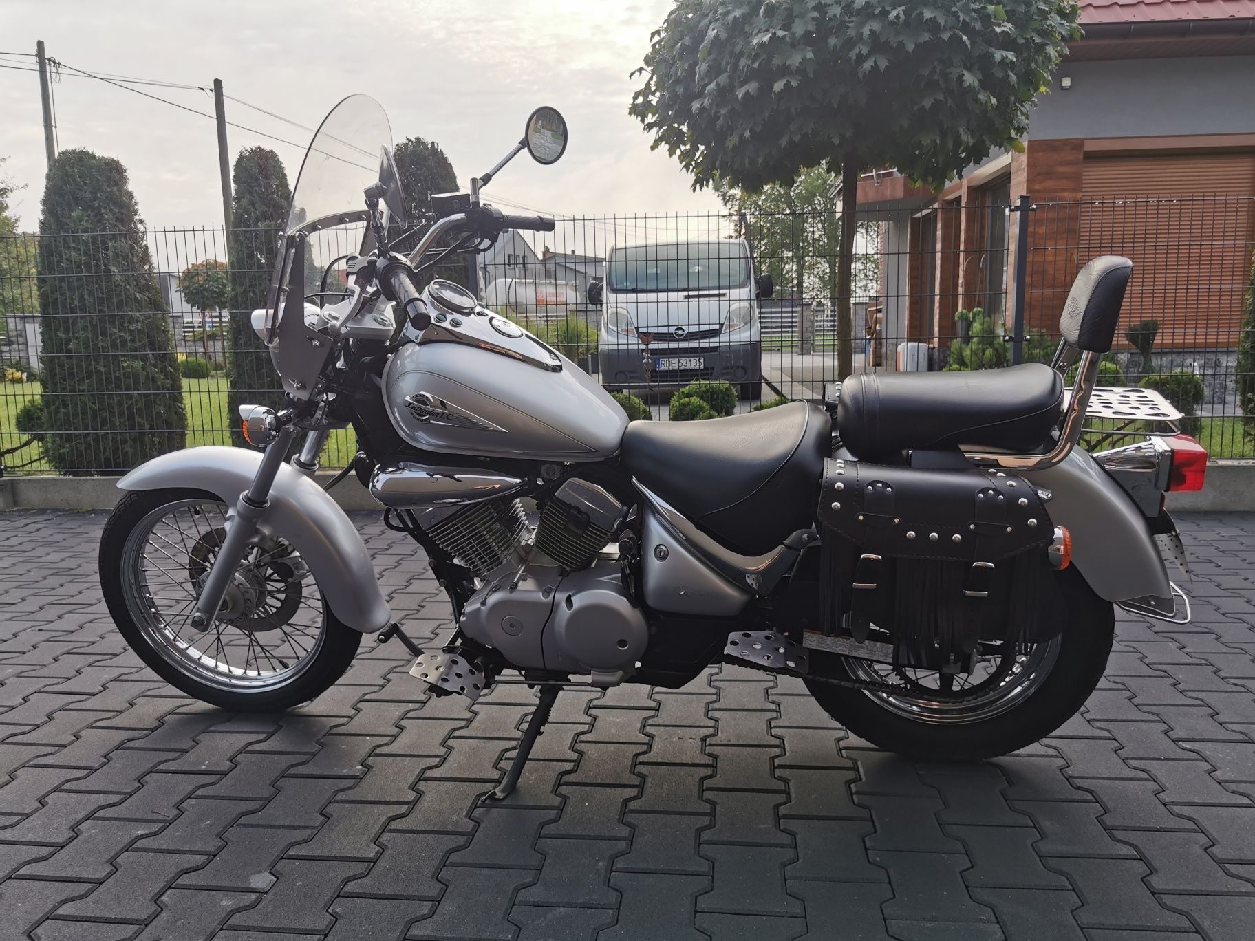 Suzuki VL Intruder 125 Raty, Transport