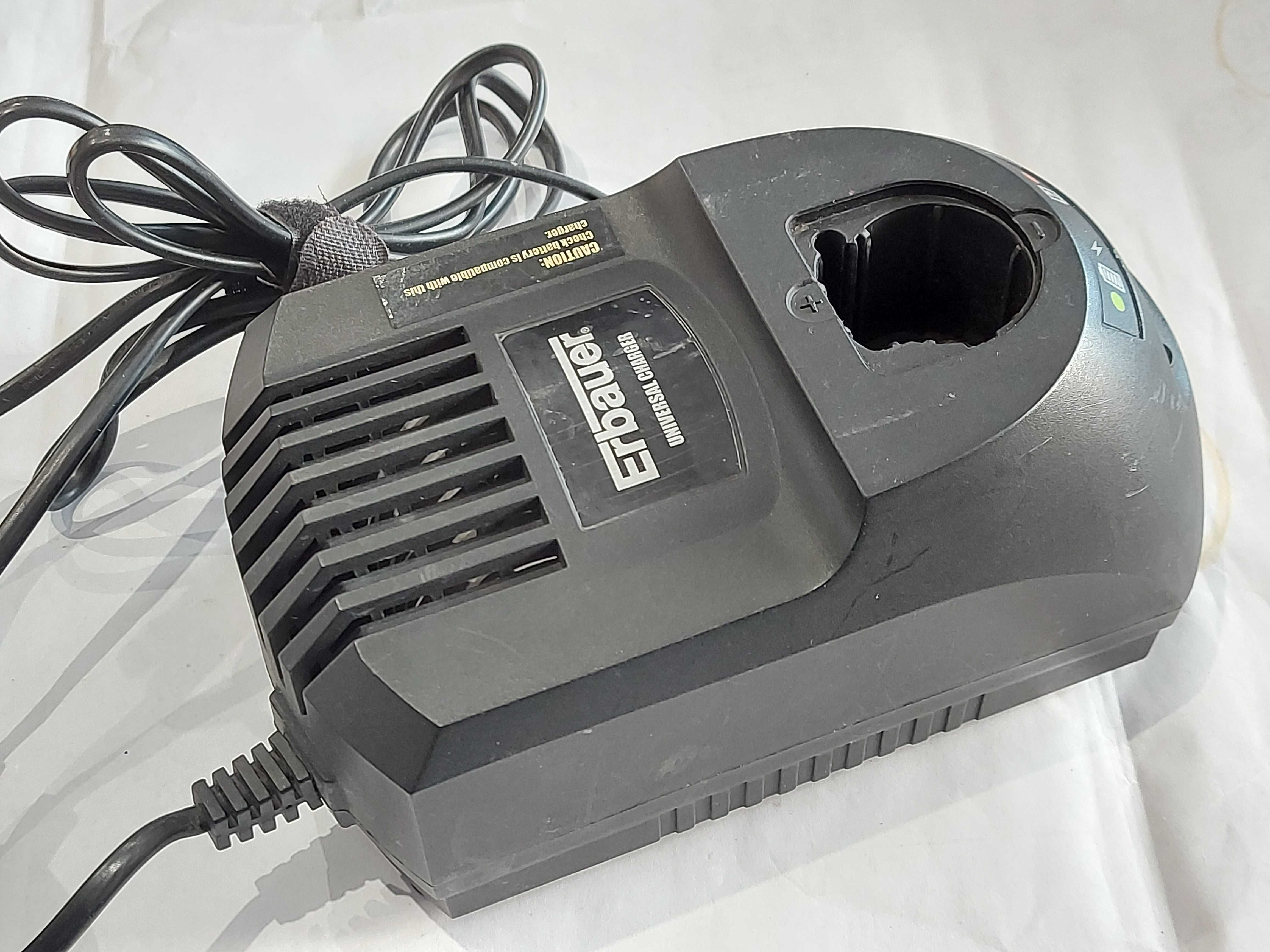 Ładowarka ERBAUER ERB199CHR 12 - 24 V 2,8 A