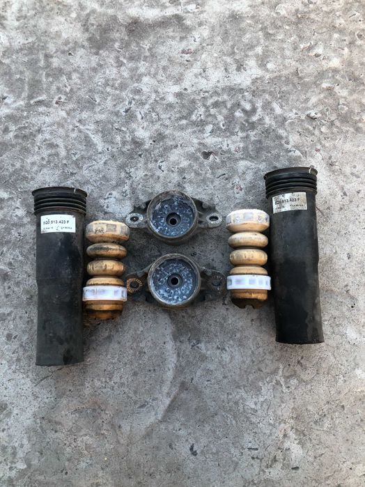 Комплект: опора, пыльник, отбойник. Оригинал VAG