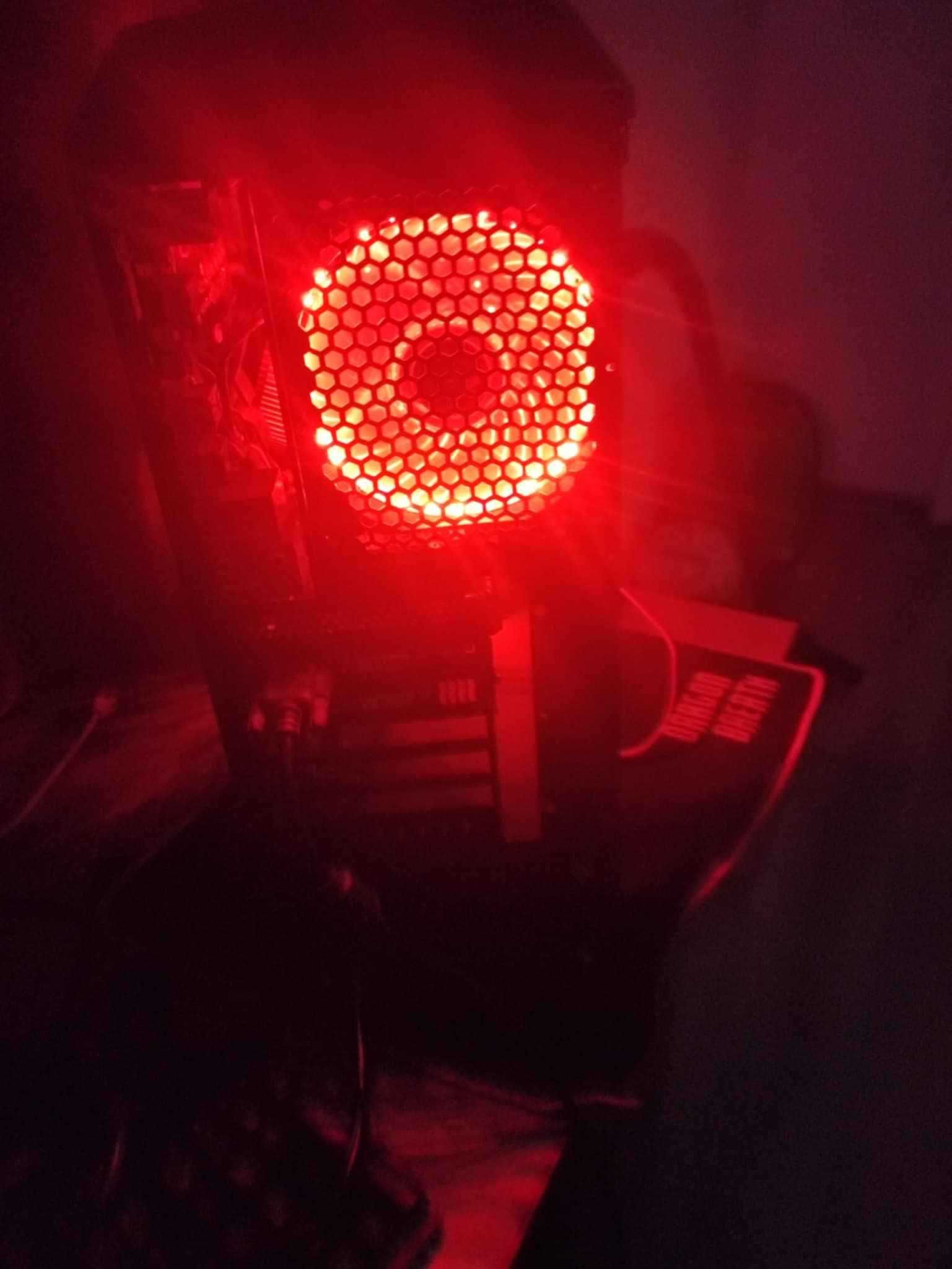 komputer gamigowy z monitorem