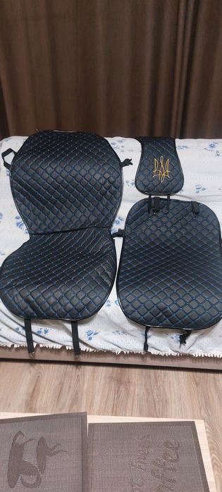 Комплект чохлів в авто