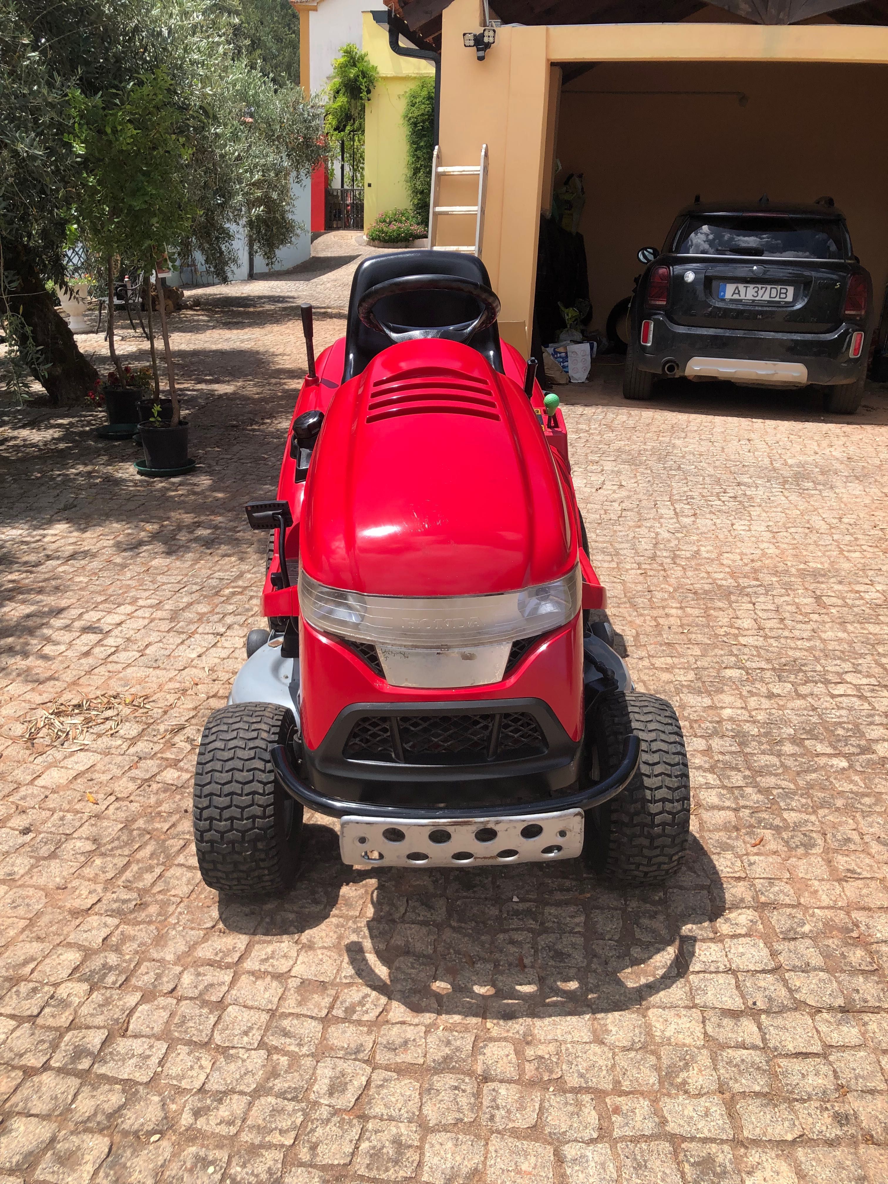 Trator Corta Relva Honda HF 2417