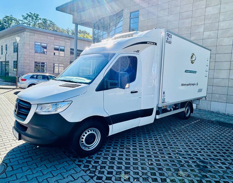 Mercedes-Benz Sprinter 319 cdi 3.0 automat  Sprinter 319 3.0 cdi/ automat / 8 palet / mroznia /thermo king