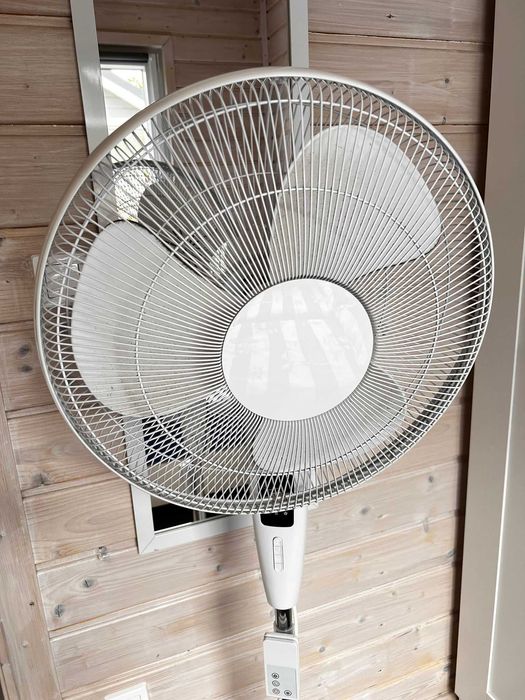 Wiatrak WENTYLATOR Obrotowy Na PILOTA Super STAN Jak NOWY Polecam