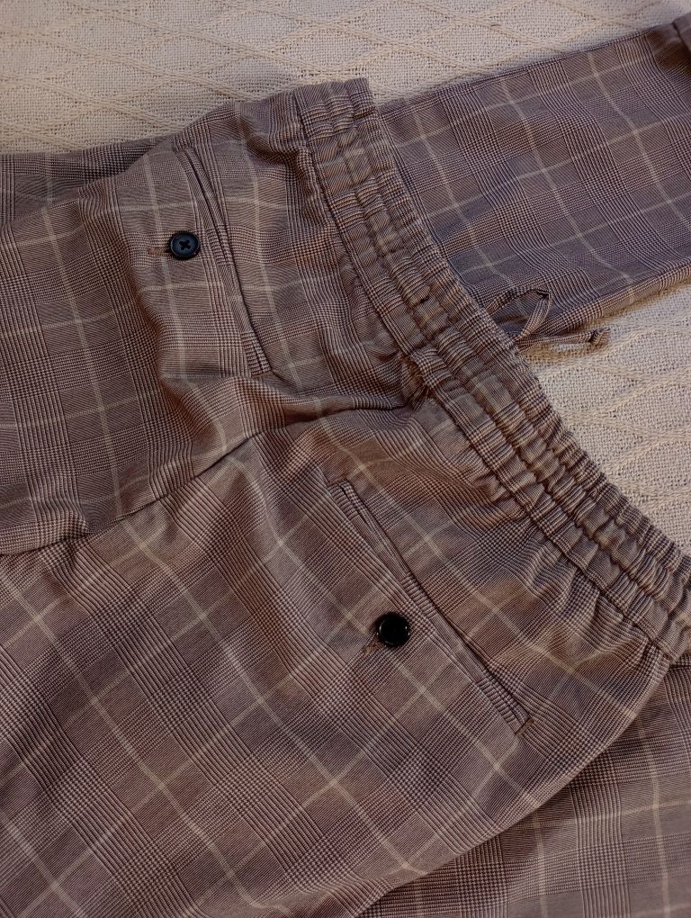 H&M S wygodne beżowe joggery Slim Fit w kratkę pas 38-45cm 94dł