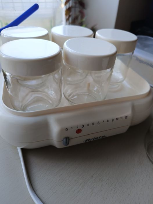 Йогуртниця ariete для приготування йогуртів вдома