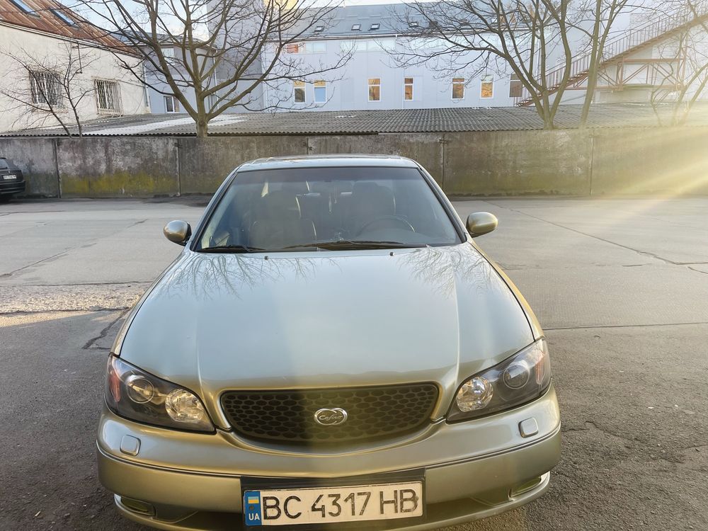 Автомобіль Nissan Maxima 2001