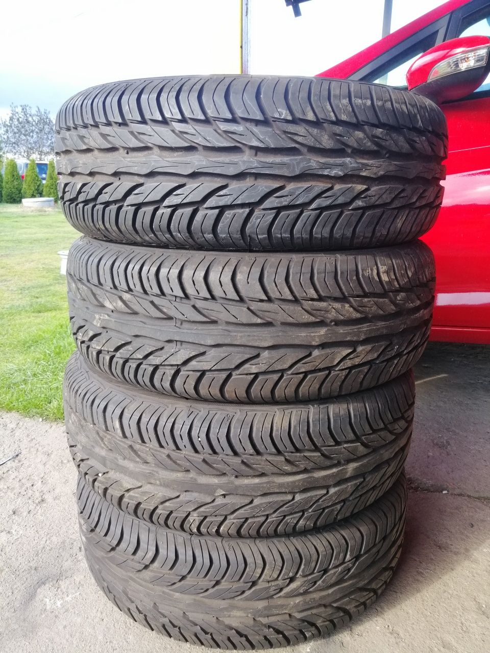 Opony UNIROYAL 205/60R15 Lato Bieżnik nowy 9mm s4 szt