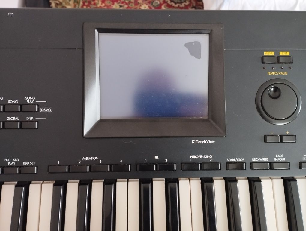 Синтезатор Korg I30