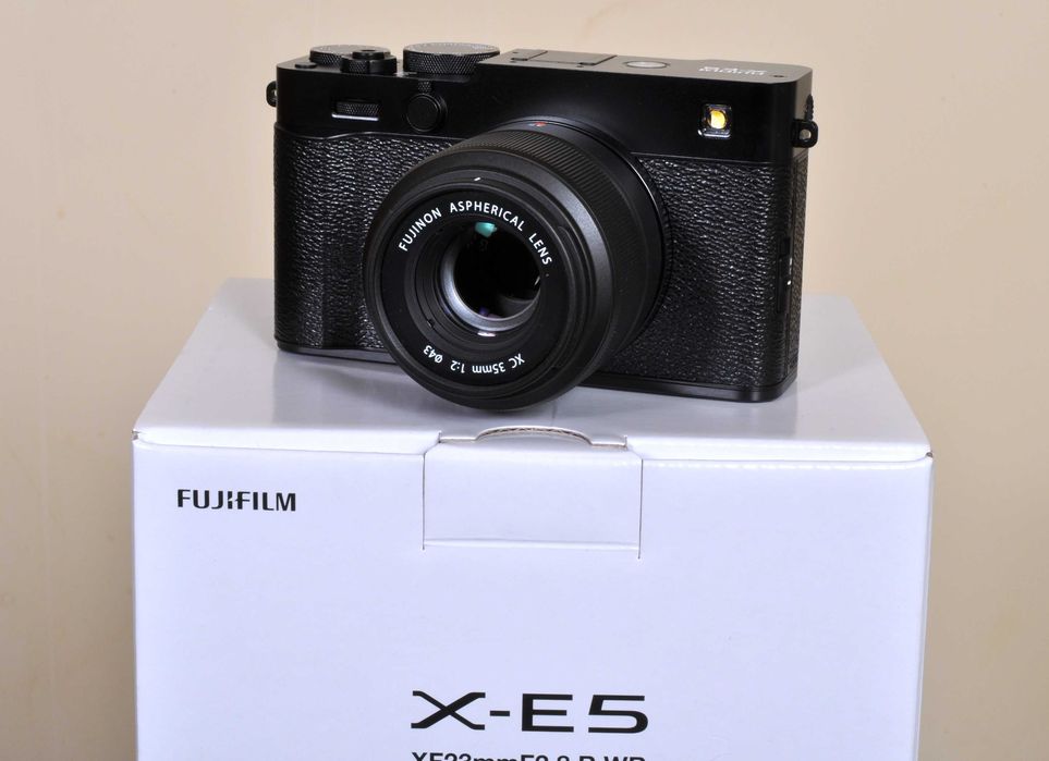 Fuji X-E5 + Xc 35mm F: 2.0. Novo, fatura e garantia 3 anos Fuji PT.