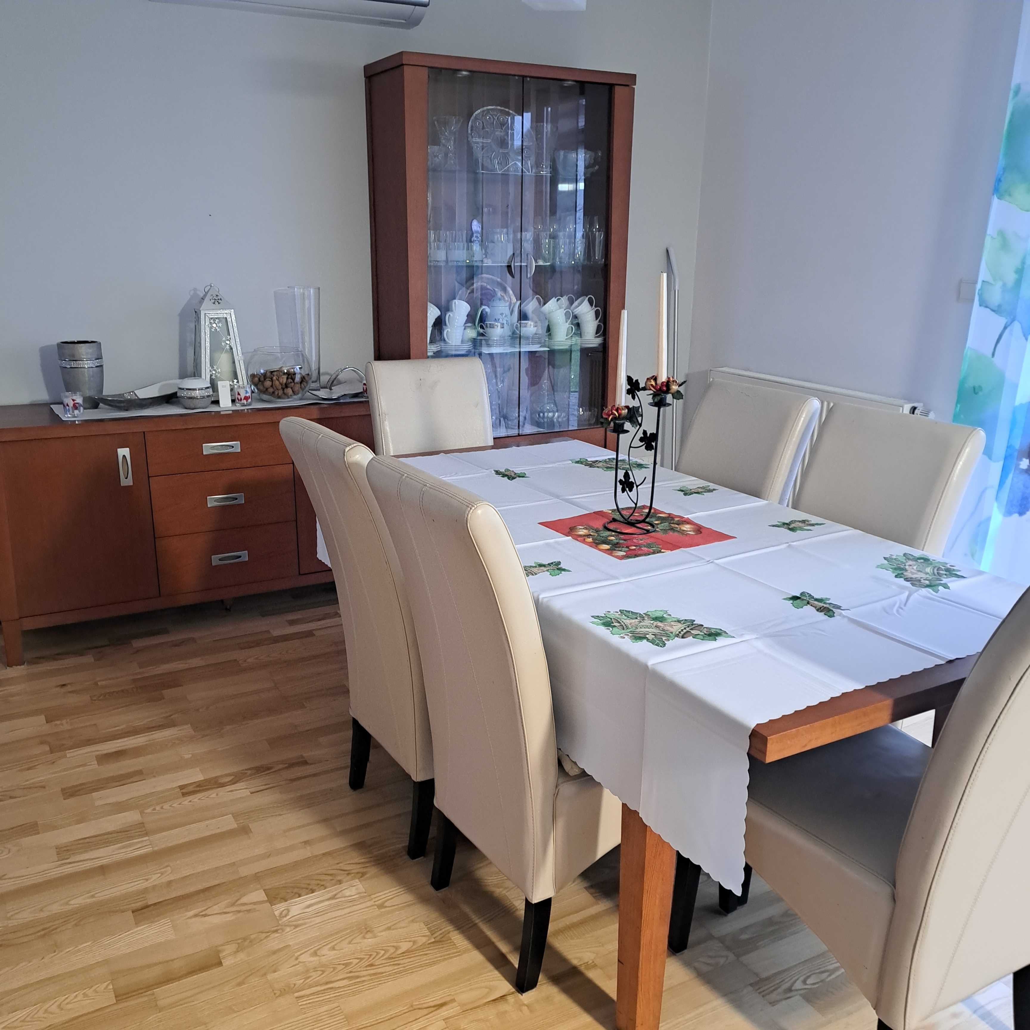 Komplet mebli do jadalni lub salonu z serii PRESTIGE