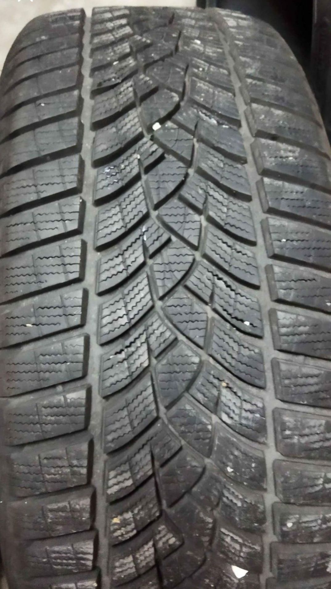 1 pneu  Goodyear 225/40R18 92 V