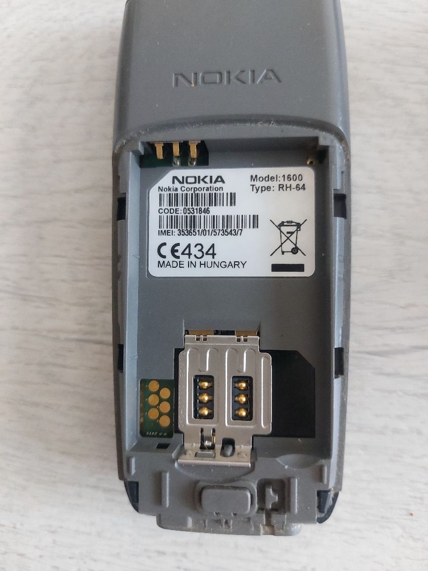 Nokia 1600 z ładowarką i słuchawkami BATERIA DO WYMIANY