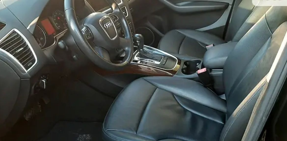 Audi Q5 Premium Plus + Panorama