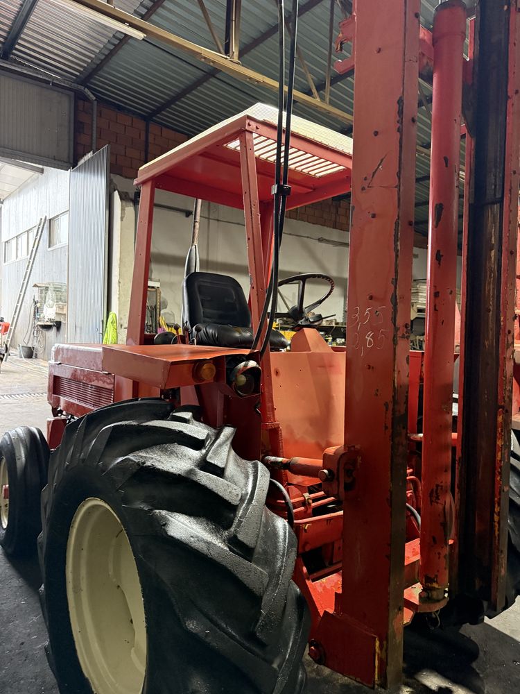 Empilhador manitou 2500 kgrs todo terreno revisao feita filtros e oleo