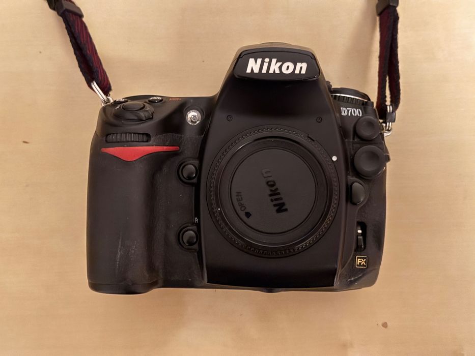 Camera Nikon D700 com grip